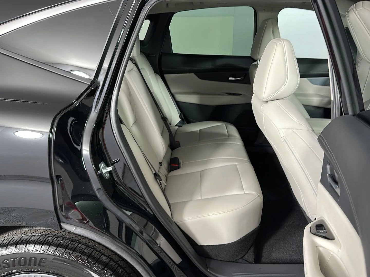 Used 2025 Super Black Nissan SL image 35