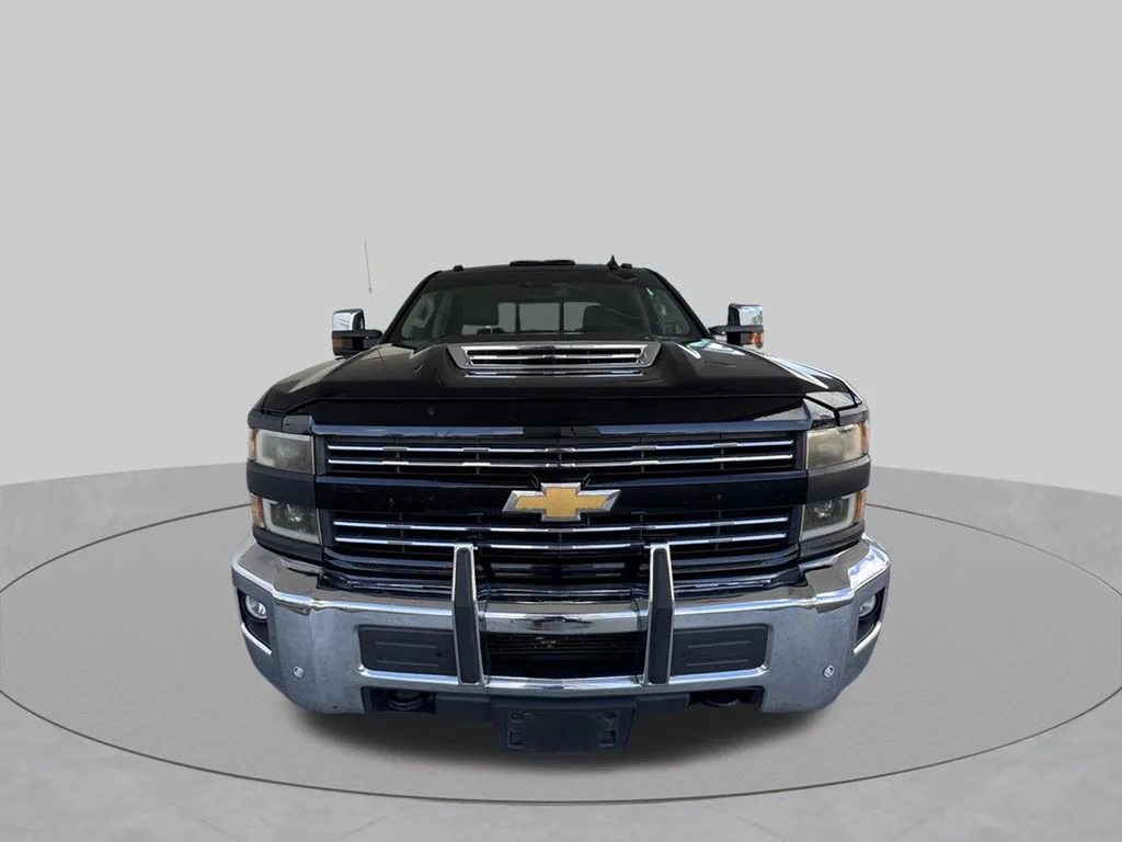 Used 2018 Black Chevrolet LTZ image 3
