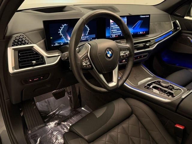 Used 2026 Skyscraper Grey Metallic BMW sDrive40i image 15