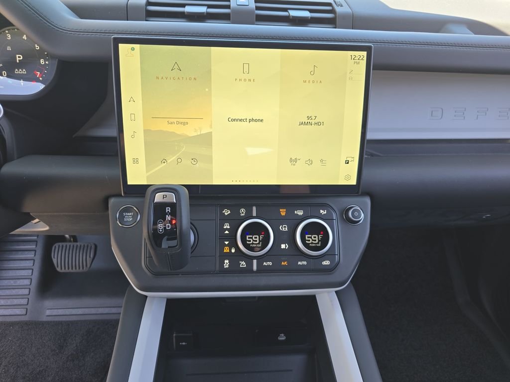 New 2026 Santorini Black Land Rover X-Dynamic SE image 20