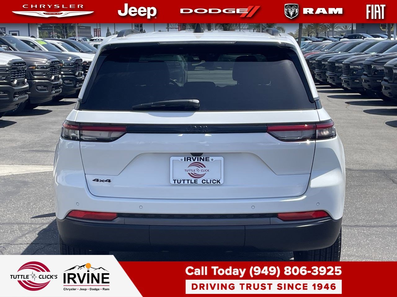 New 2026 Bright White Clear-Coat Exterior Paint Jeep Laredo Altitude image 5