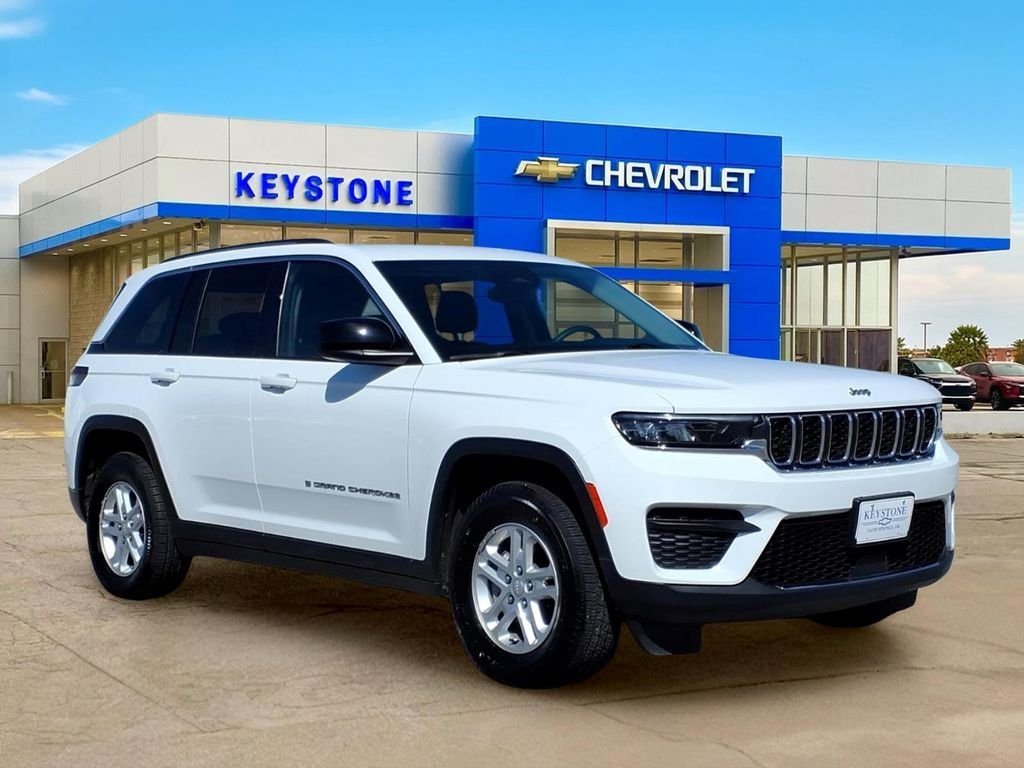 2024 Jeep Grand Cherokee Laredo's photo