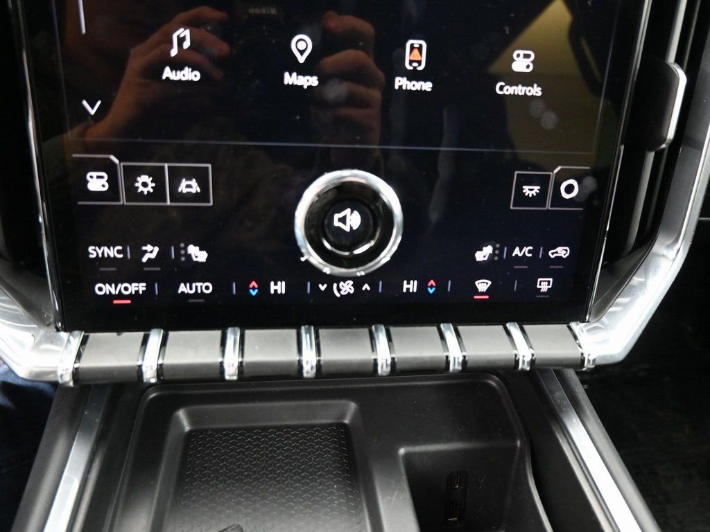 Used 2025 Sterling Metallic GMC Elevation image 13