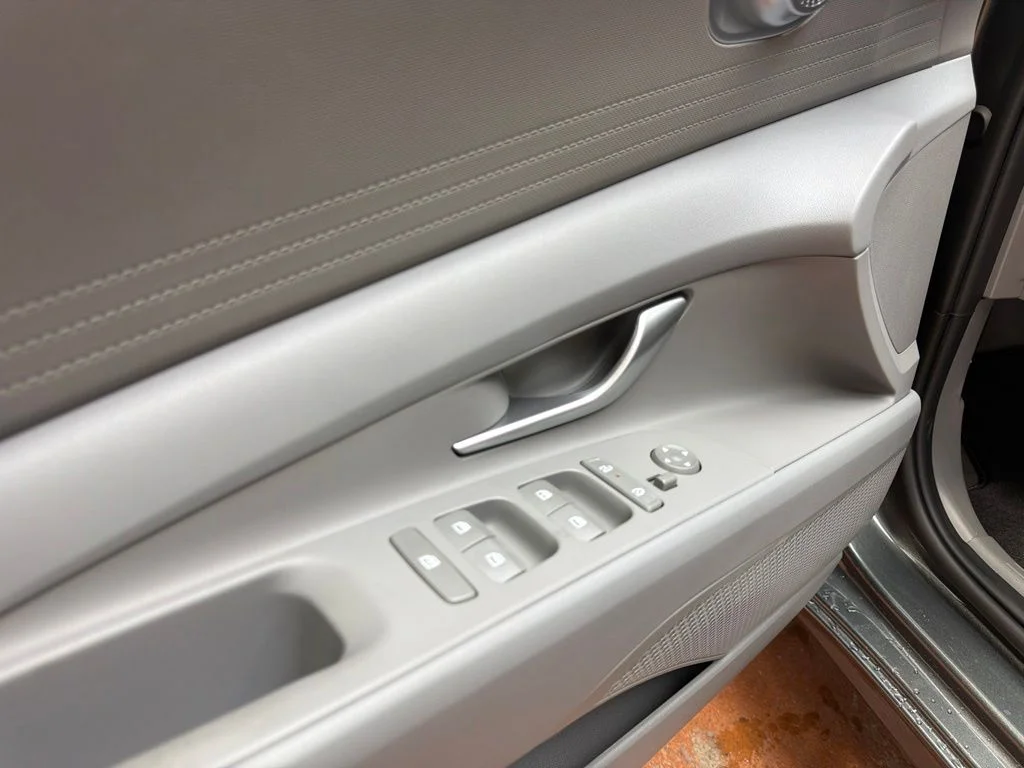 New 2026 Amazon Gray Hyundai SE image 22