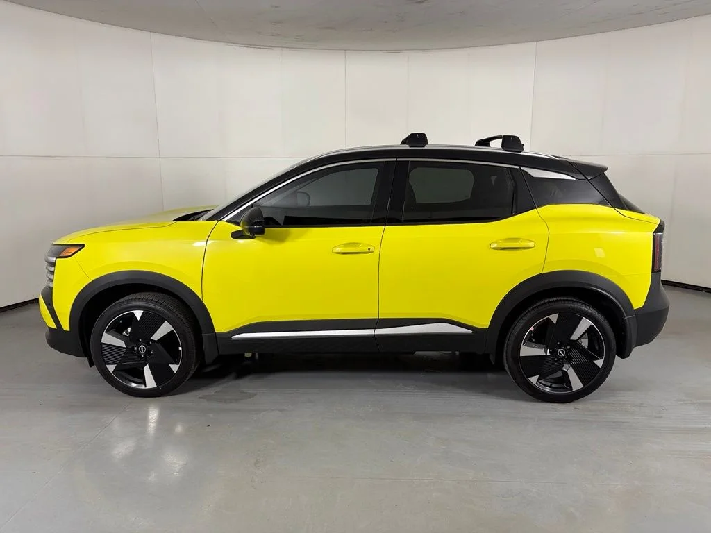 New 2026 Yuzu Yellow Metallic / Super Black Two-tone Nissan SR image 5