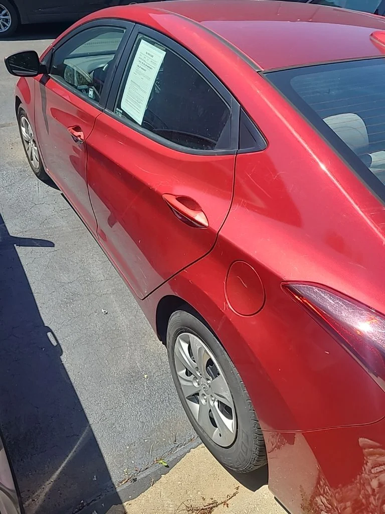 Used 2016 Red Hyundai SE image 4