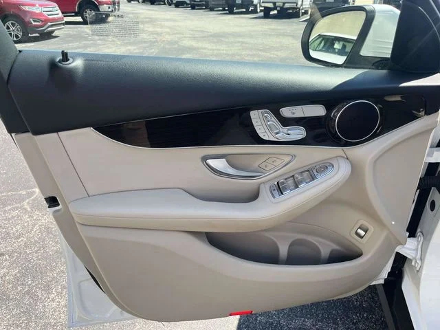 Certified Used 2022 White Mercedes-Benz GLC 300 image 17