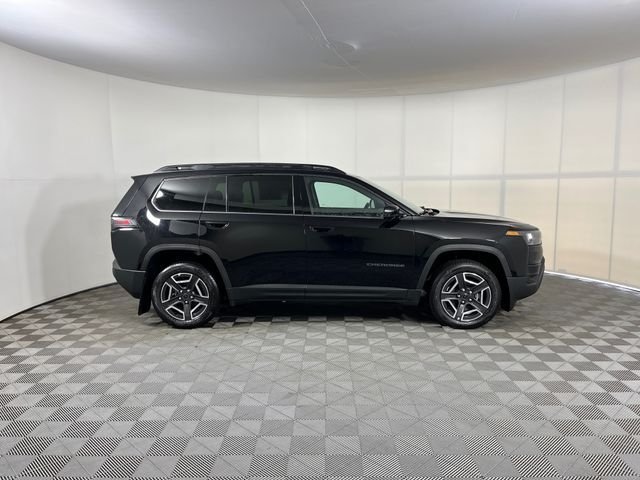 New 2026 Diamond Black Crystal Pearl-Coat Exterior Paint Jeep Limited image 4