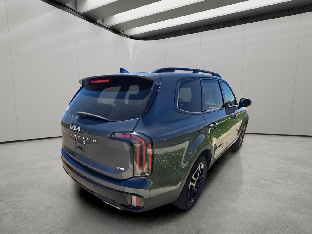 Used 2024 Gravity Gray Kia EX X-Line image 5