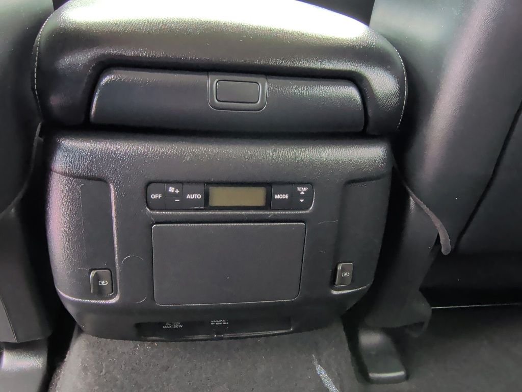 Used 2019 Super Black Nissan SL image 38