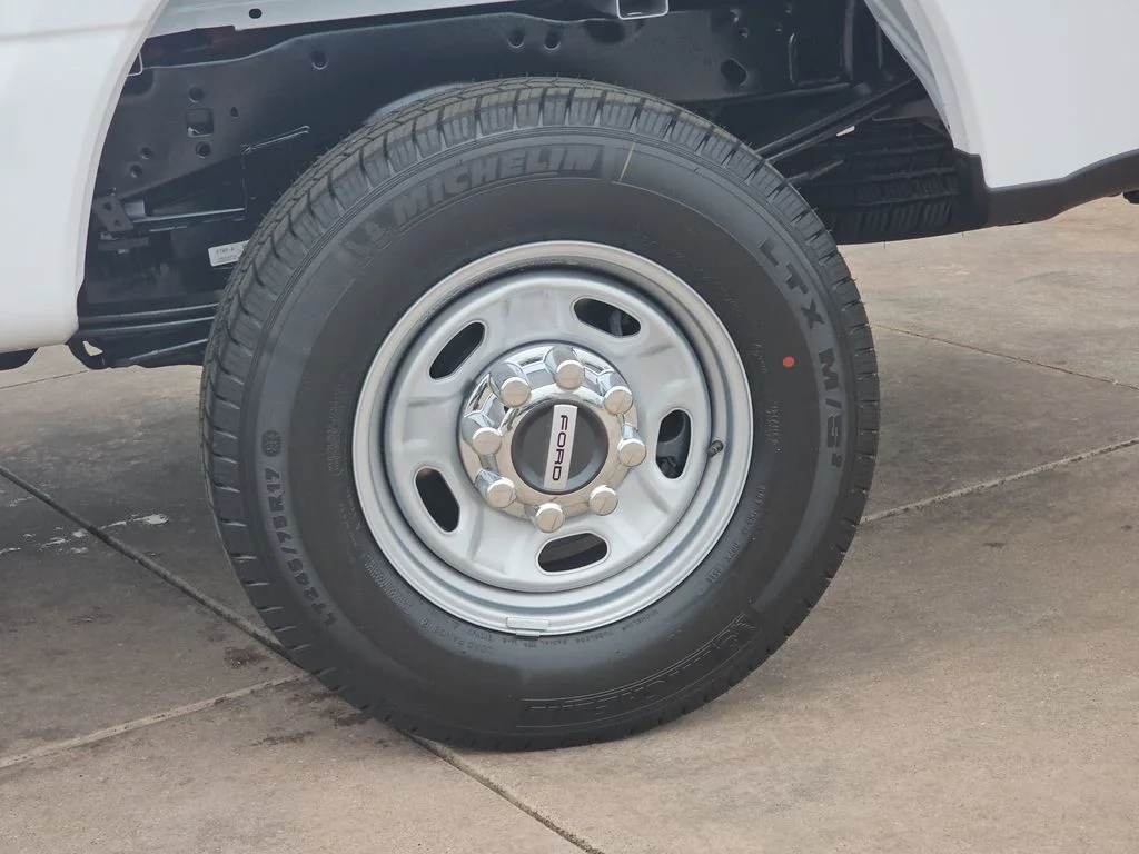 New 2026 Oxford White Ford F-250® XL image 36