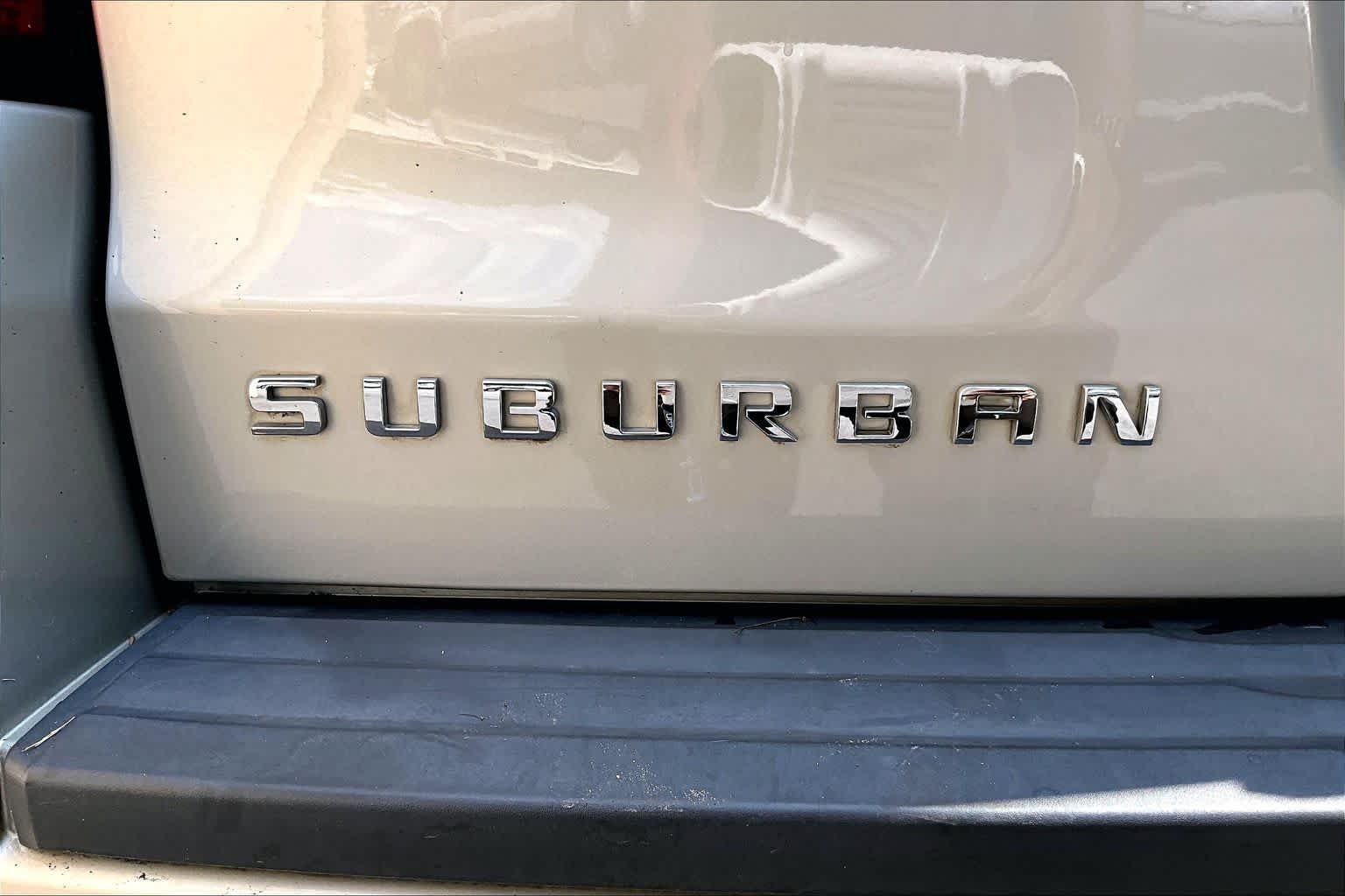 Used 2017 Champagne Silver Metallic Chevrolet LT image 10