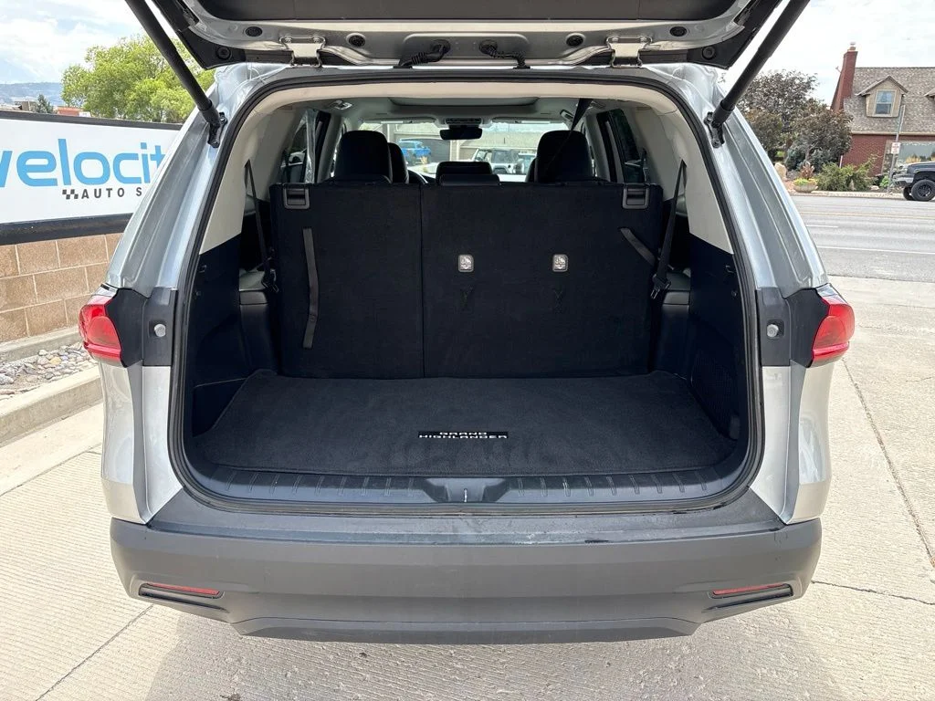 Used 2025 Silver Toyota XLE image 6