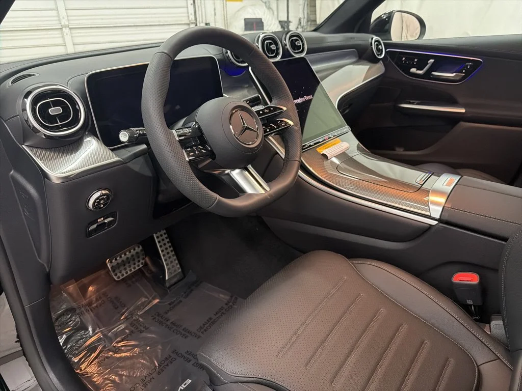 Used 2026 Black Mercedes-Benz GLC 300 image 12