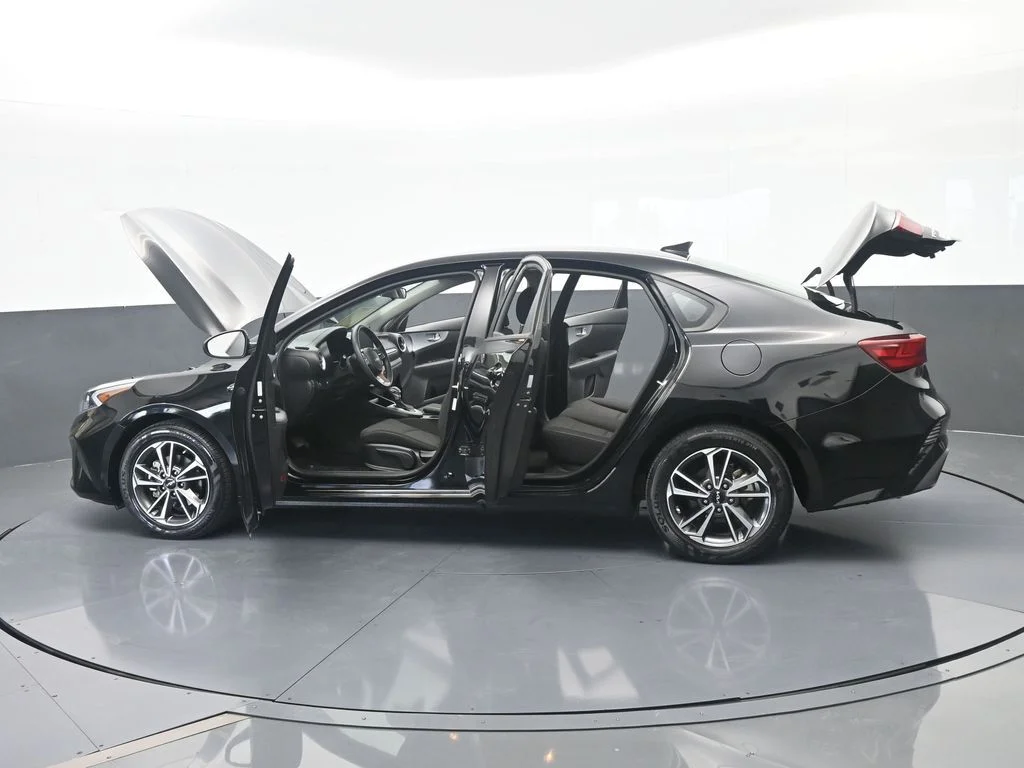 Used 2023 Aurora Black Pearl Kia LXS image 68