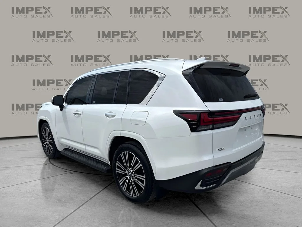 Used 2025 White Lexus 600 Luxury image 3