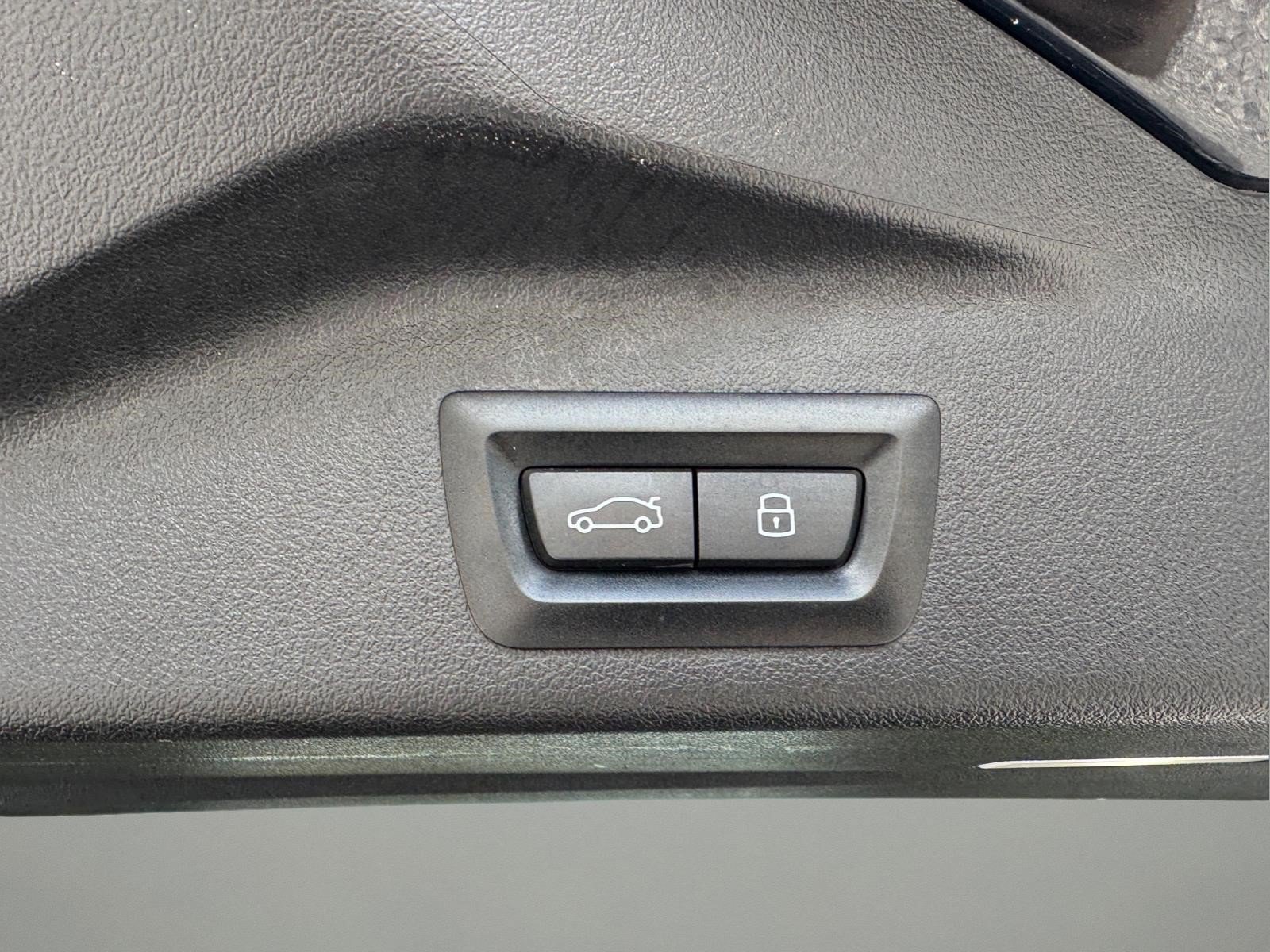 Used 2024 Black Sapphire Metallic BMW sDrive40i image 13