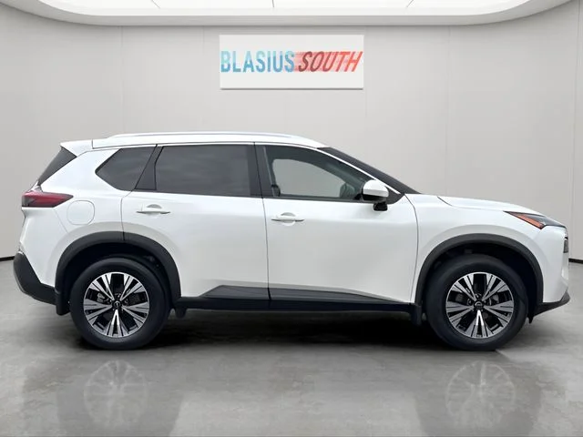 Used 2023 White Nissan SV image 2