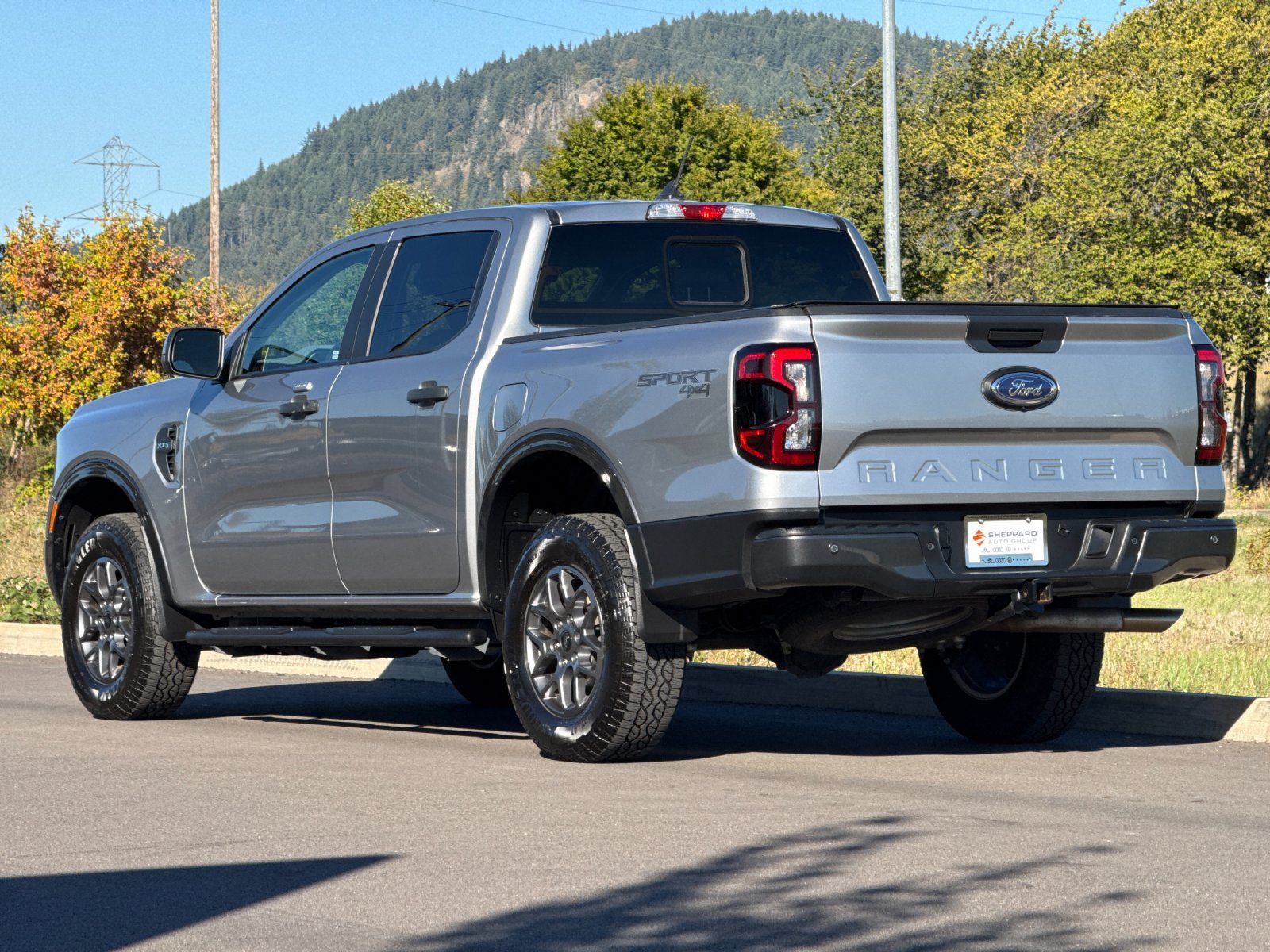 Used 2024 Silver Ford XLT image 5