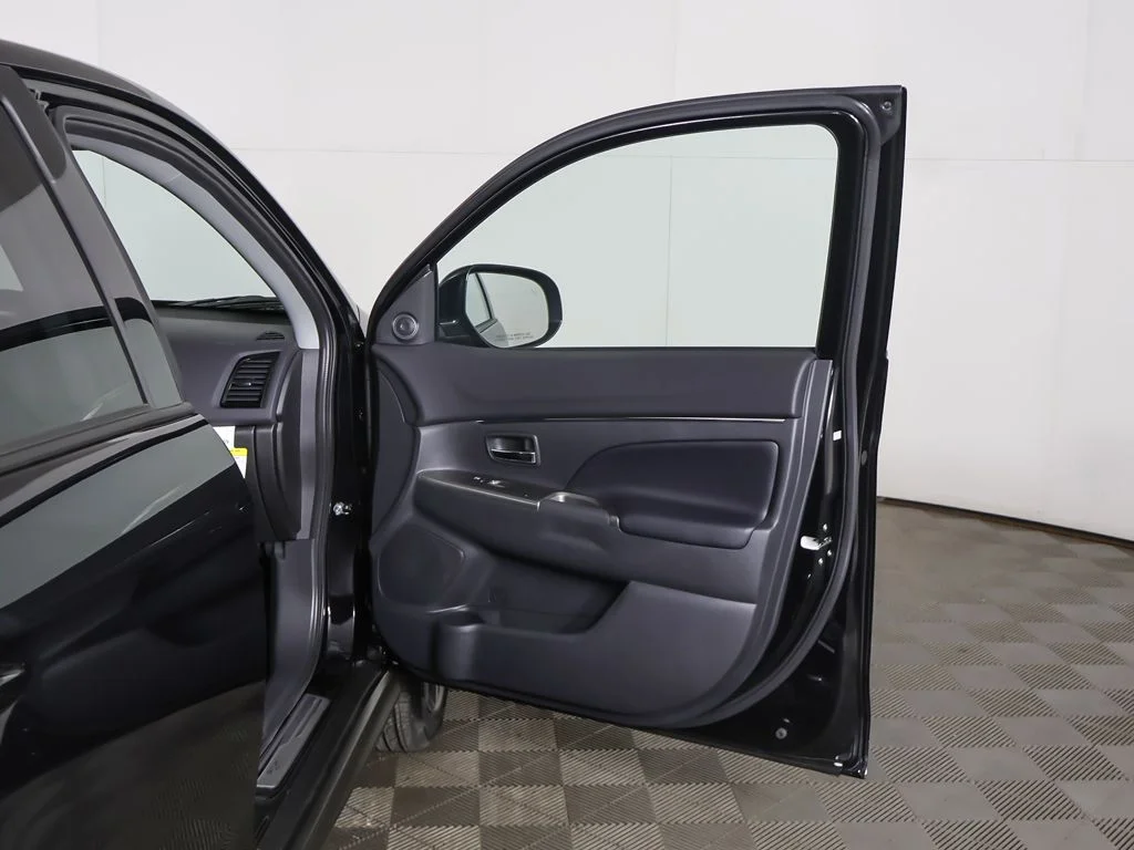 New 2026 Black Mitsubishi 2.0 SE image 18