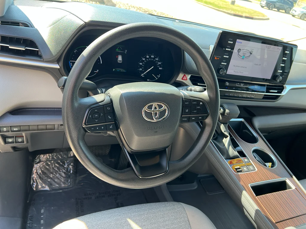 2023 Toyota Sienna LE - Photo 13