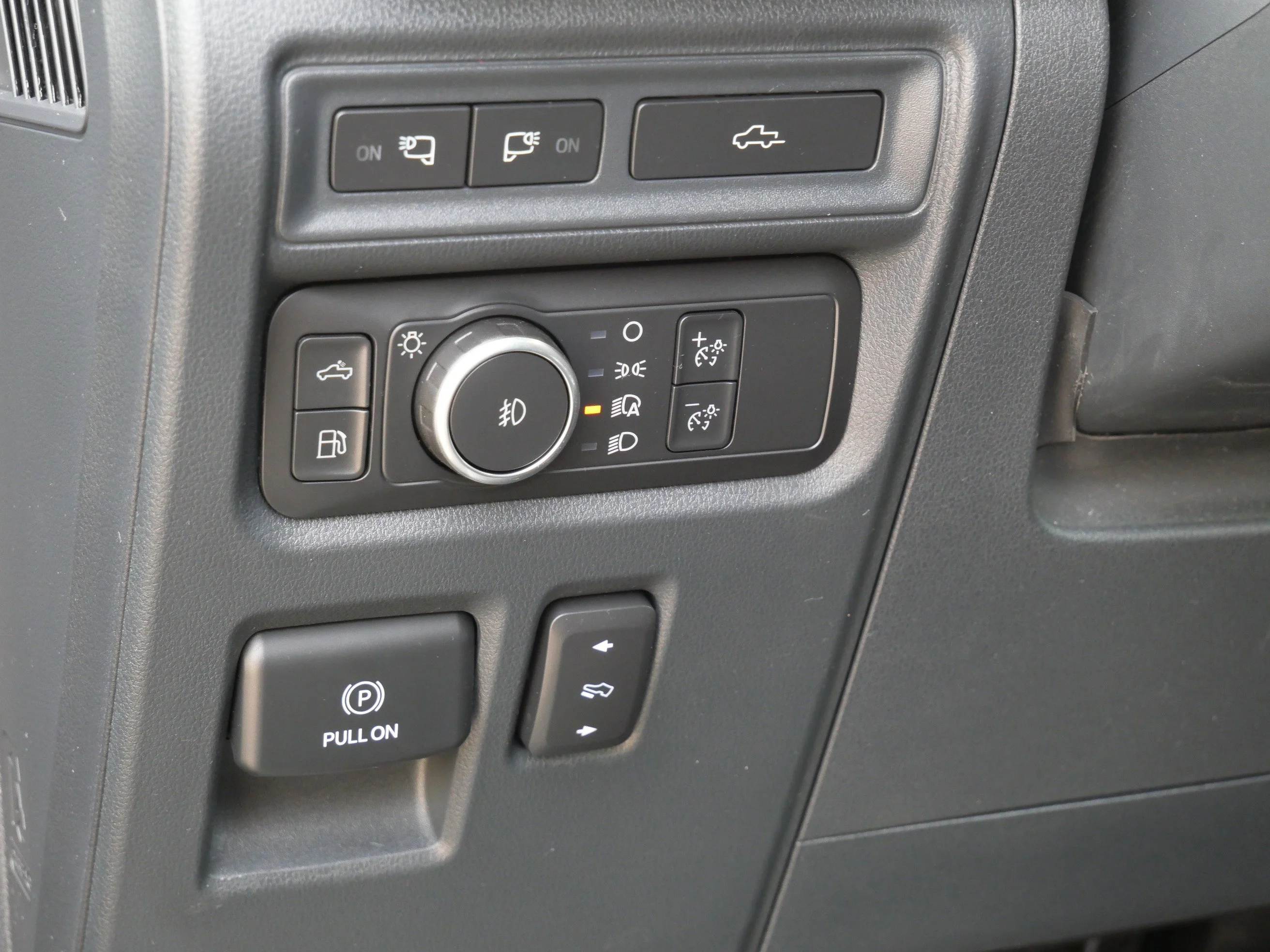 Certified Used 2022 Agate Black Metallic Ford LARIAT image 17
