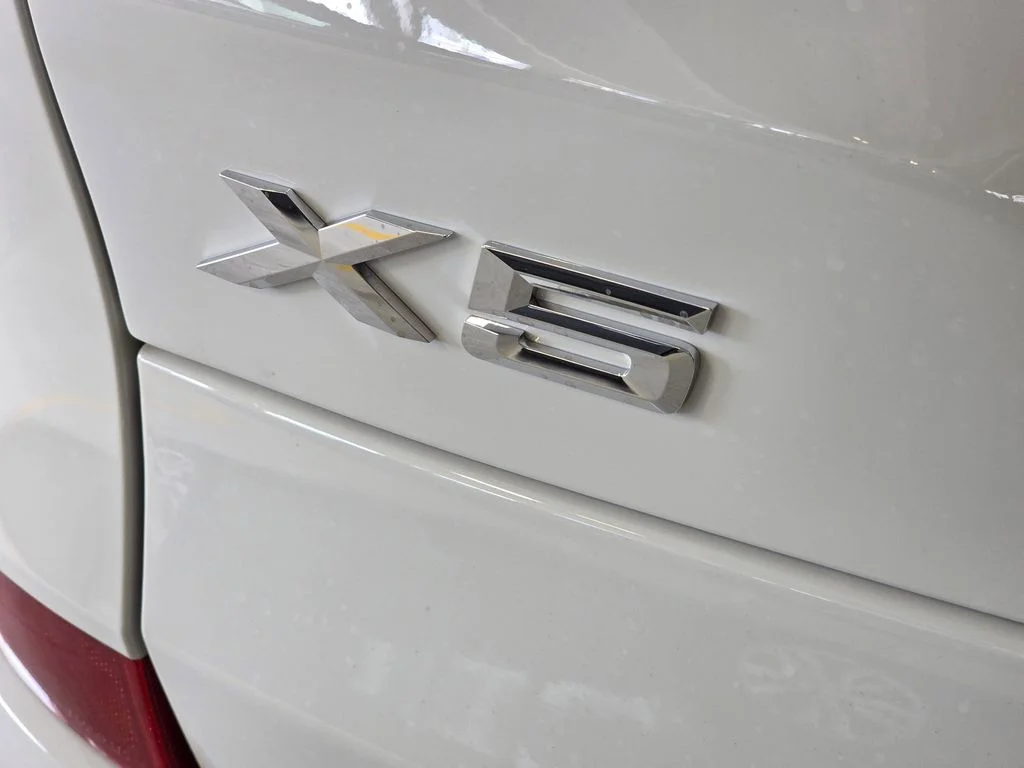 New 2026 Alpine White BMW sDrive40i image 6