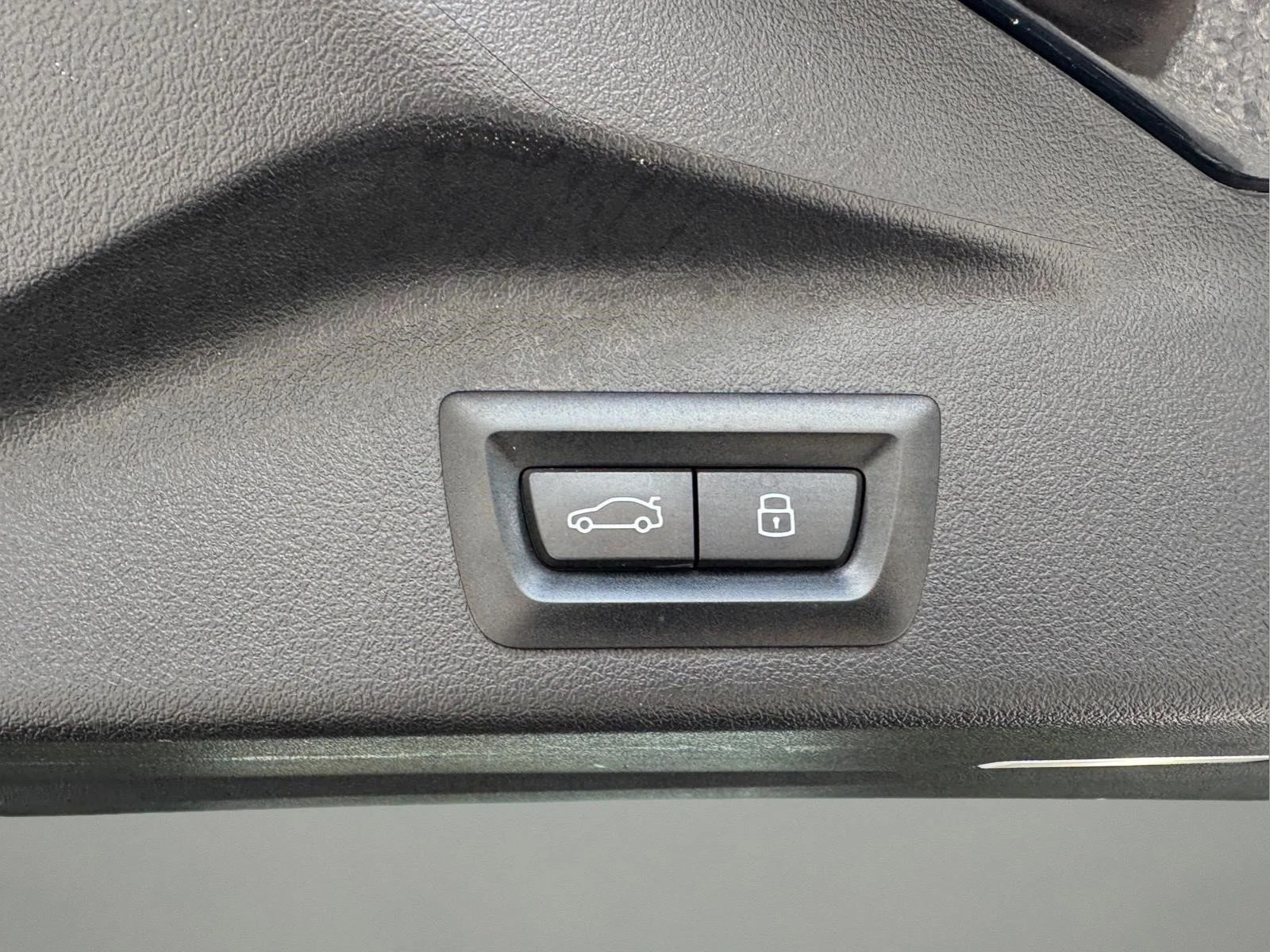 Used 2024 Black Sapphire Metallic BMW sDrive40i image 13