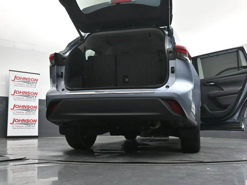 Used 2023  Toyota XLE image 47