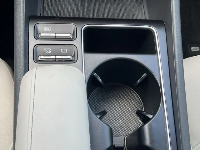 Used 2025 White Hyundai SEL image 22