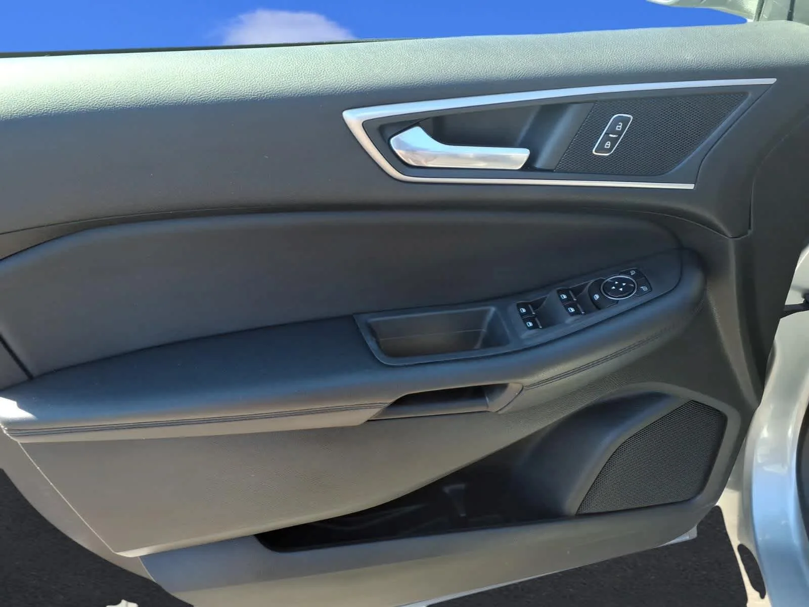 Used 2023 Iconic Silver Ford SEL image 17