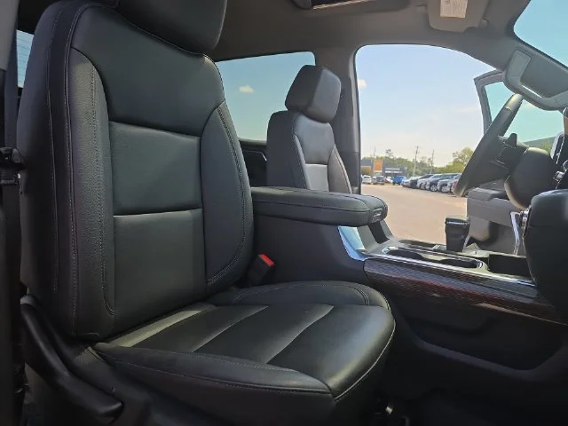 Used 2025 Silver GMC Elevation image 11