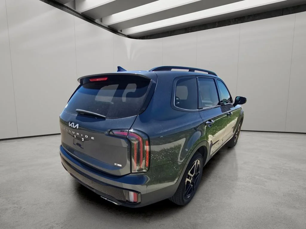 Used 2024 Gravity Gray Kia EX X-Line image 5