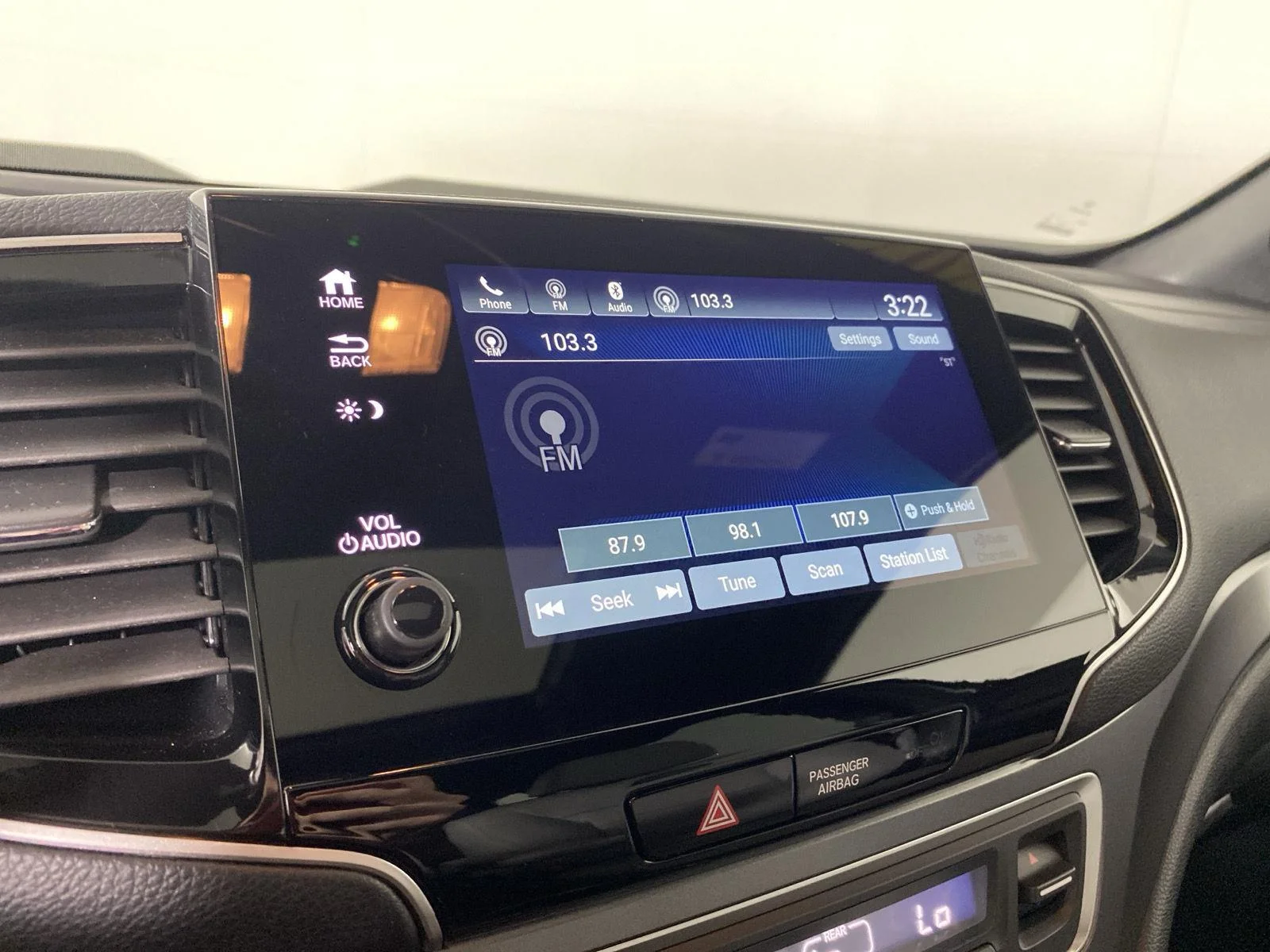 Used 2023 Lunar Silver Metallic Honda EX-L image 19