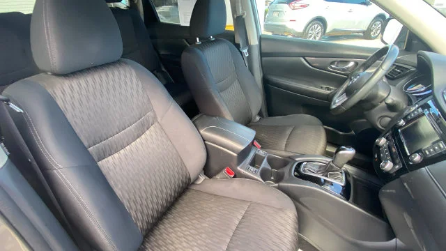Used 2018 Silver Nissan SV image 14