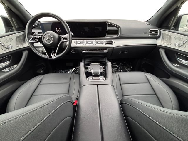Used 2025  Mercedes-Benz GLS 450 image 12