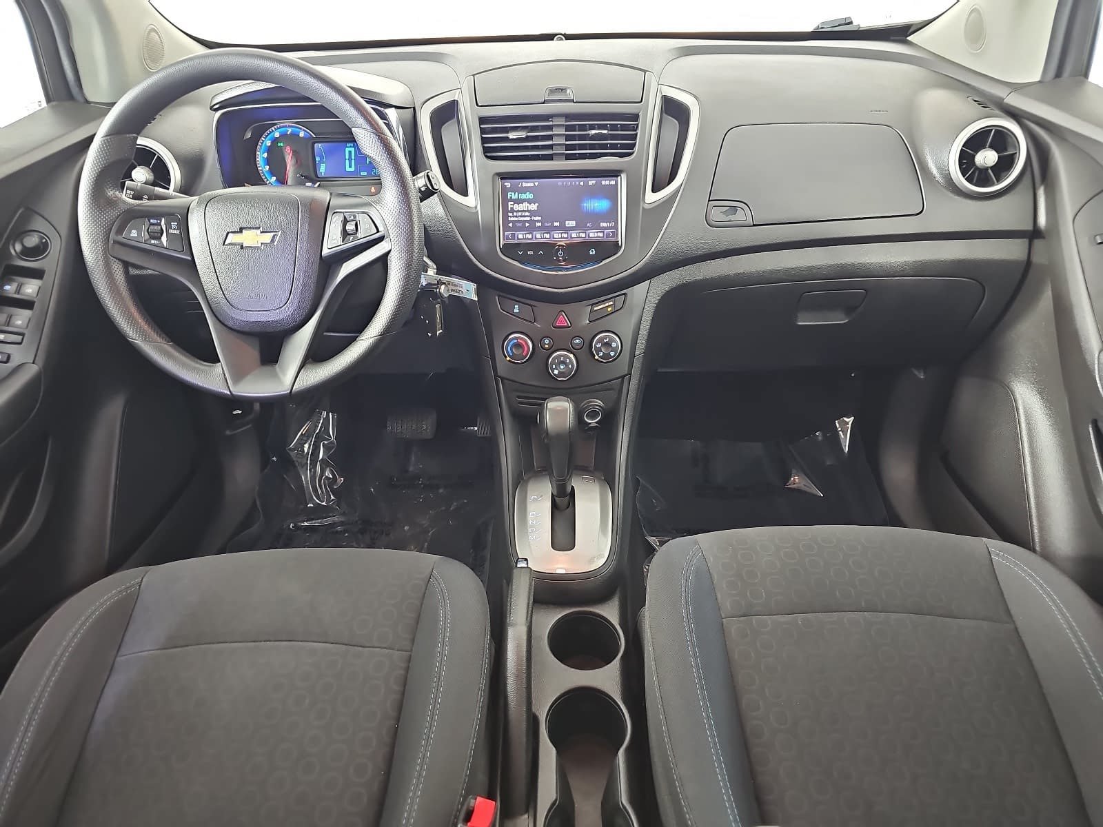 Used 2016 White Chevrolet LS image 11