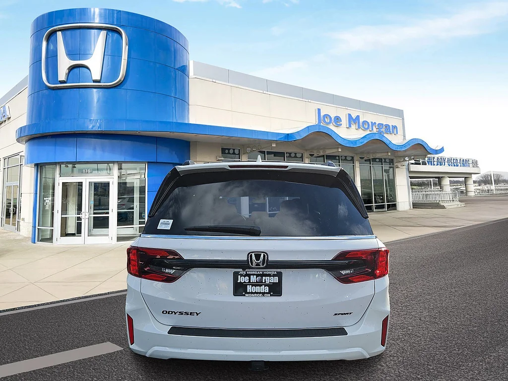 New 2027 Platinum White Pearl Honda Sport-L image 4