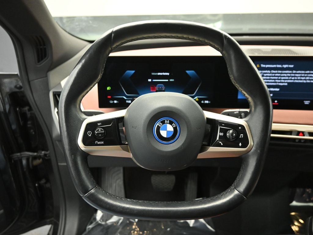 2023 BMW IX - Image 14