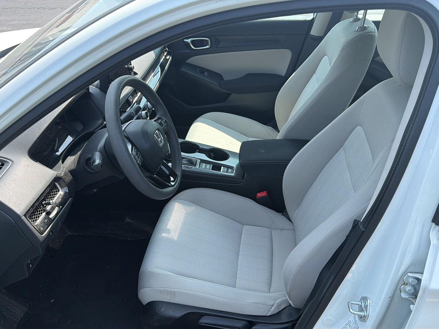 Used 2023 Platinum White Pearl Honda LX image 10