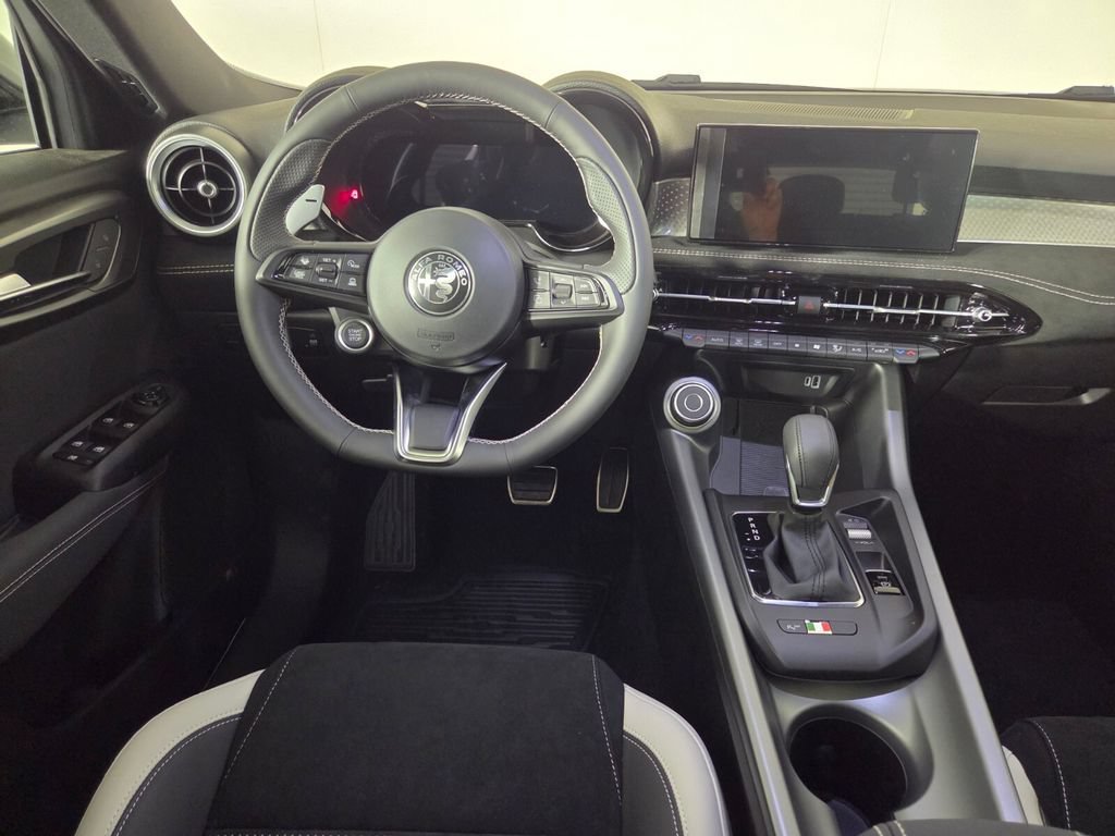 New 2026 Milano White Alfa Romeo Sport Speciale image 18