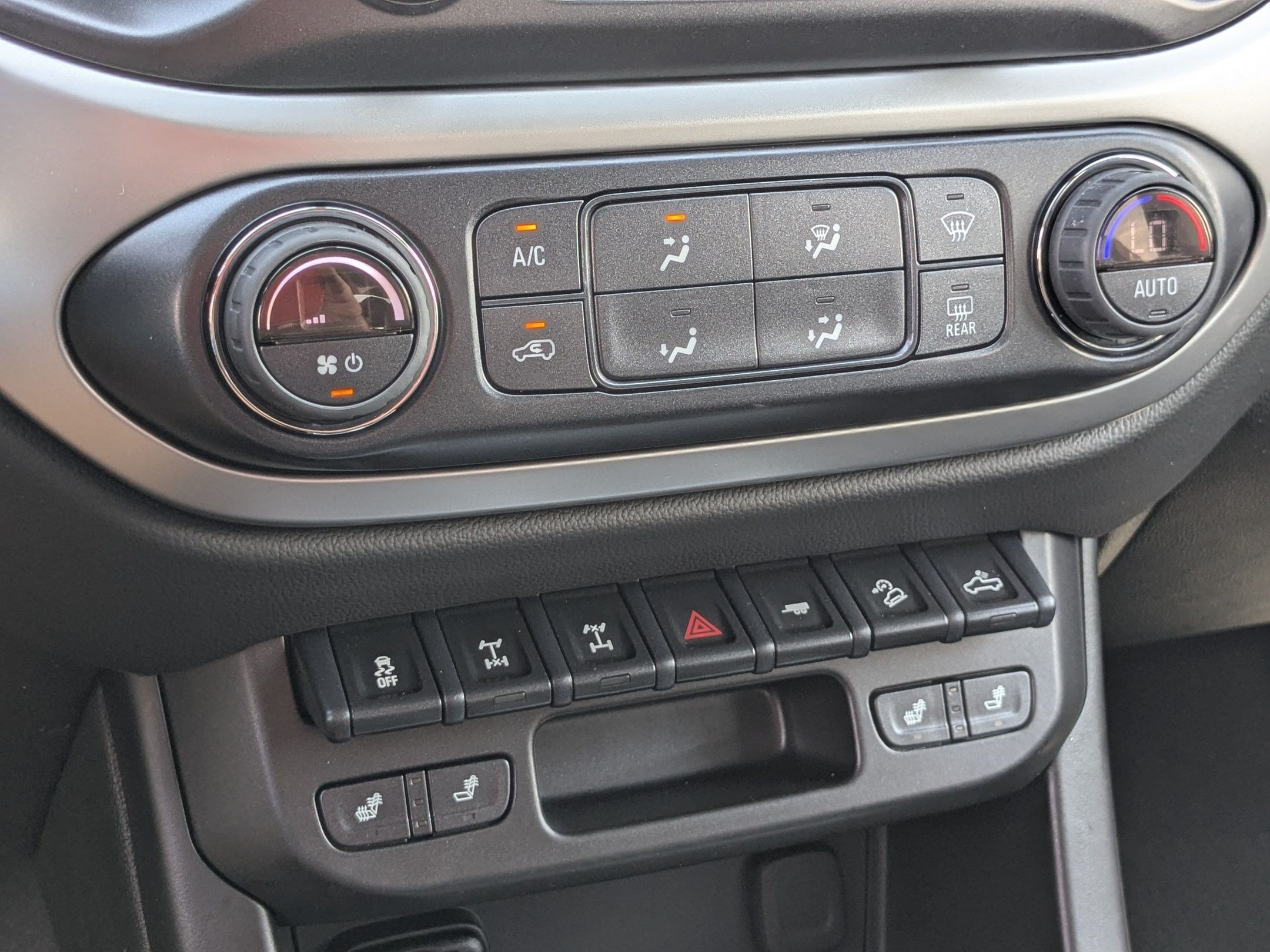 Used 2022 Black Chevrolet 4WD ZR2 image 26