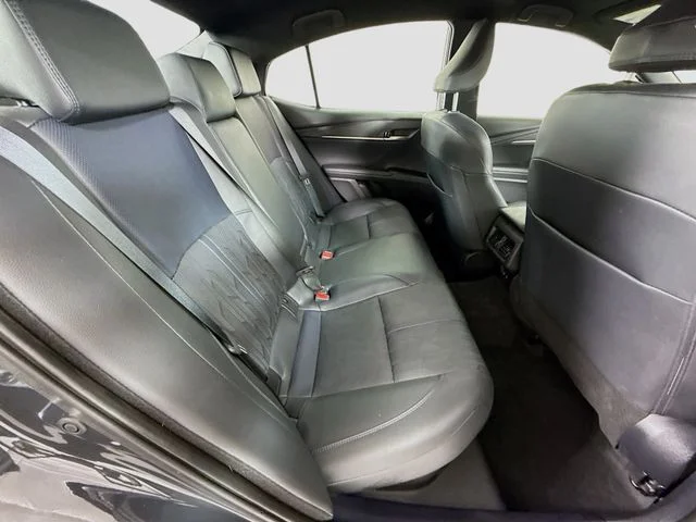 Certified Used 2025  Toyota XSE image 28