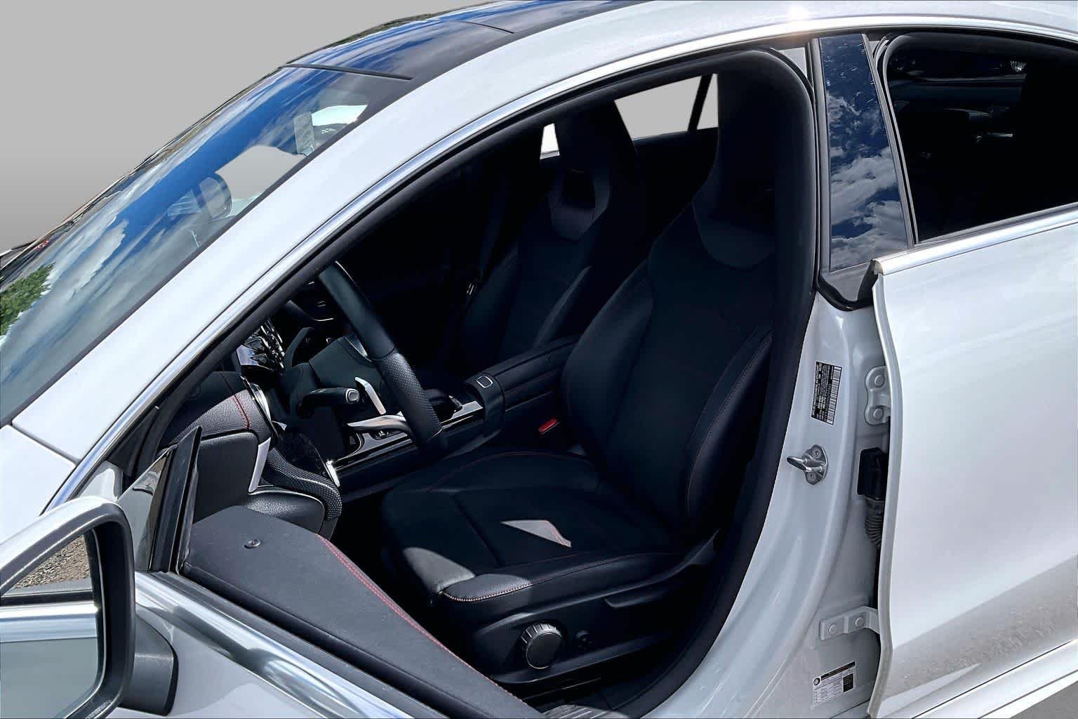 Used 2022 Digital White Metallic Mercedes-Benz CLA 250 image 6