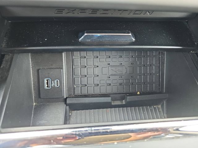 Used 2024 Black Ford XLT image 6