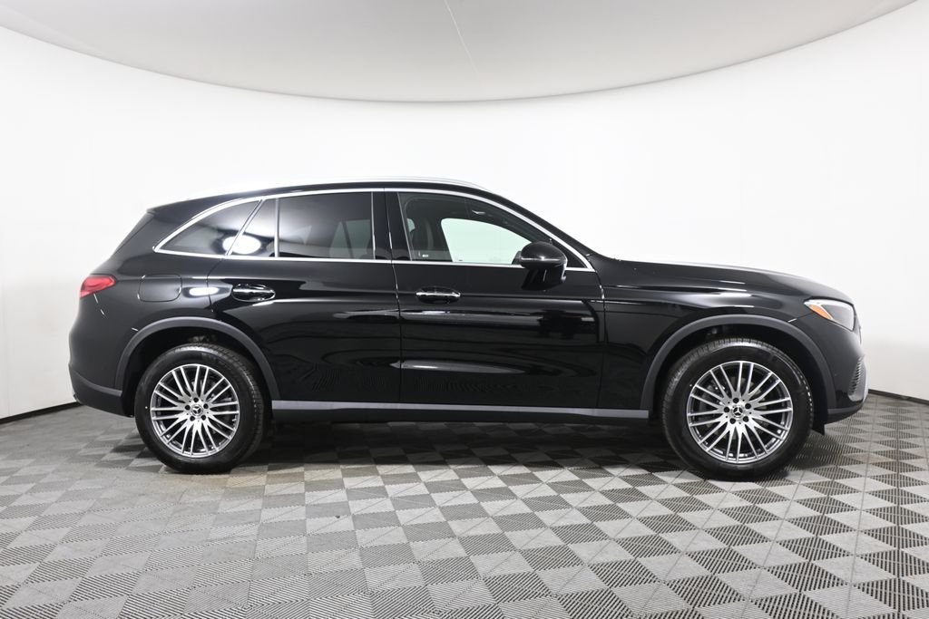 Used 2026 Black Mercedes-Benz GLC 300 image 8