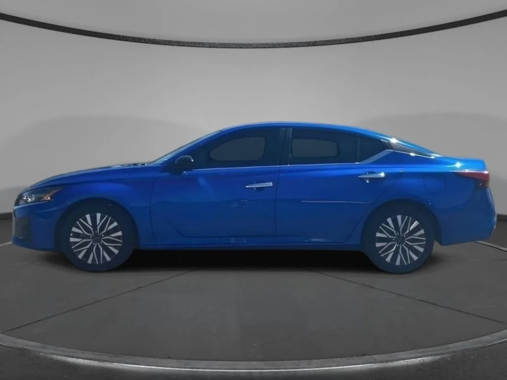 2025 Nissan Altima SV - Photo 10