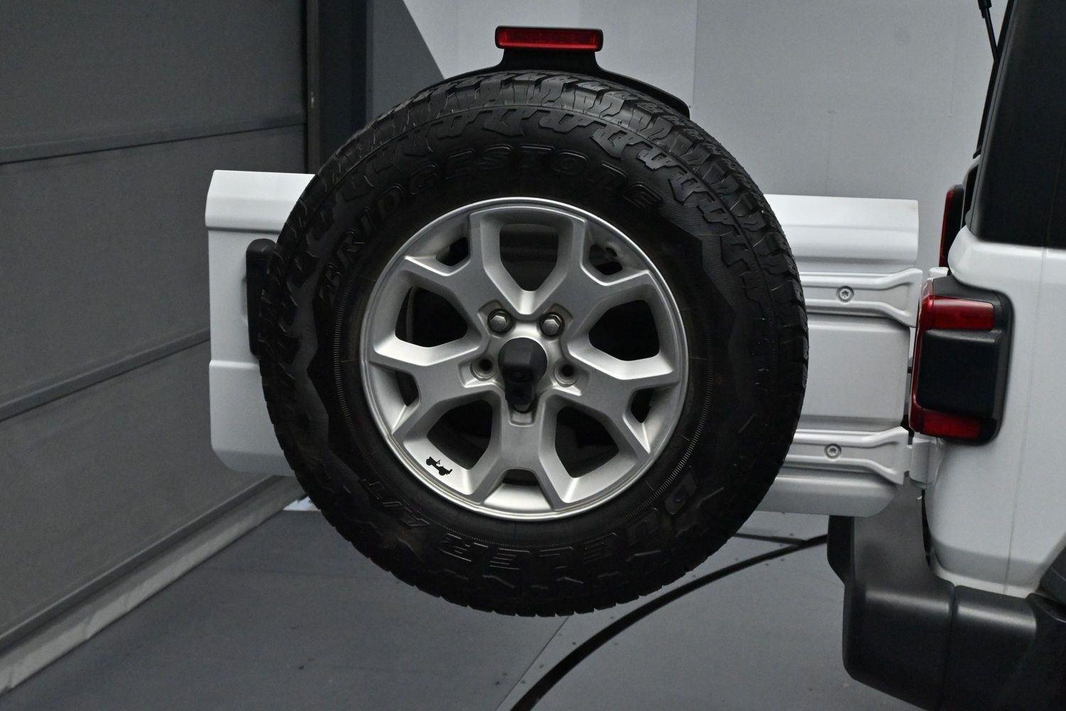 Used 2021 Bright White Clearcoat Jeep Unlimited Islander image 31