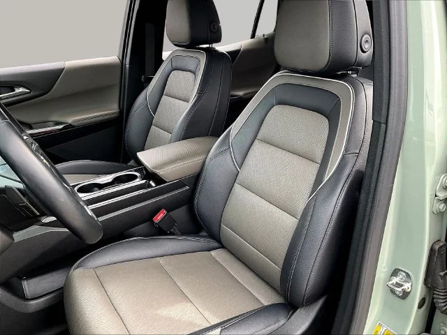 Used 2025 Green Chevrolet LT image 24