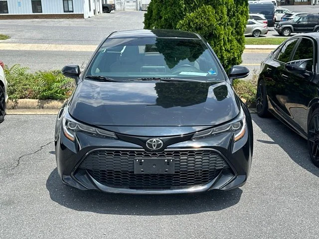 Used 2019 Midnight Black Metallic Toyota SE image 2